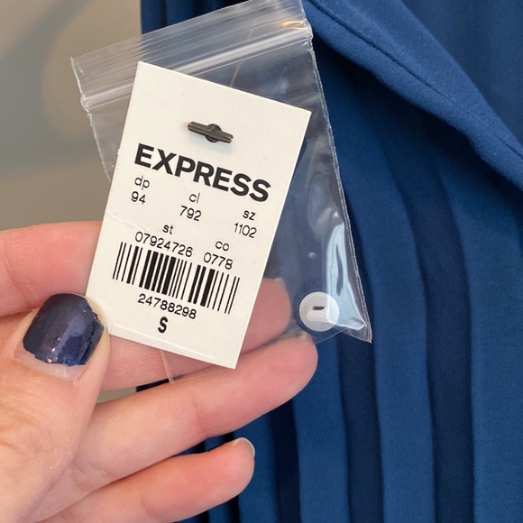 Express blue pleated dress size small NWT - Picture 8 of 9